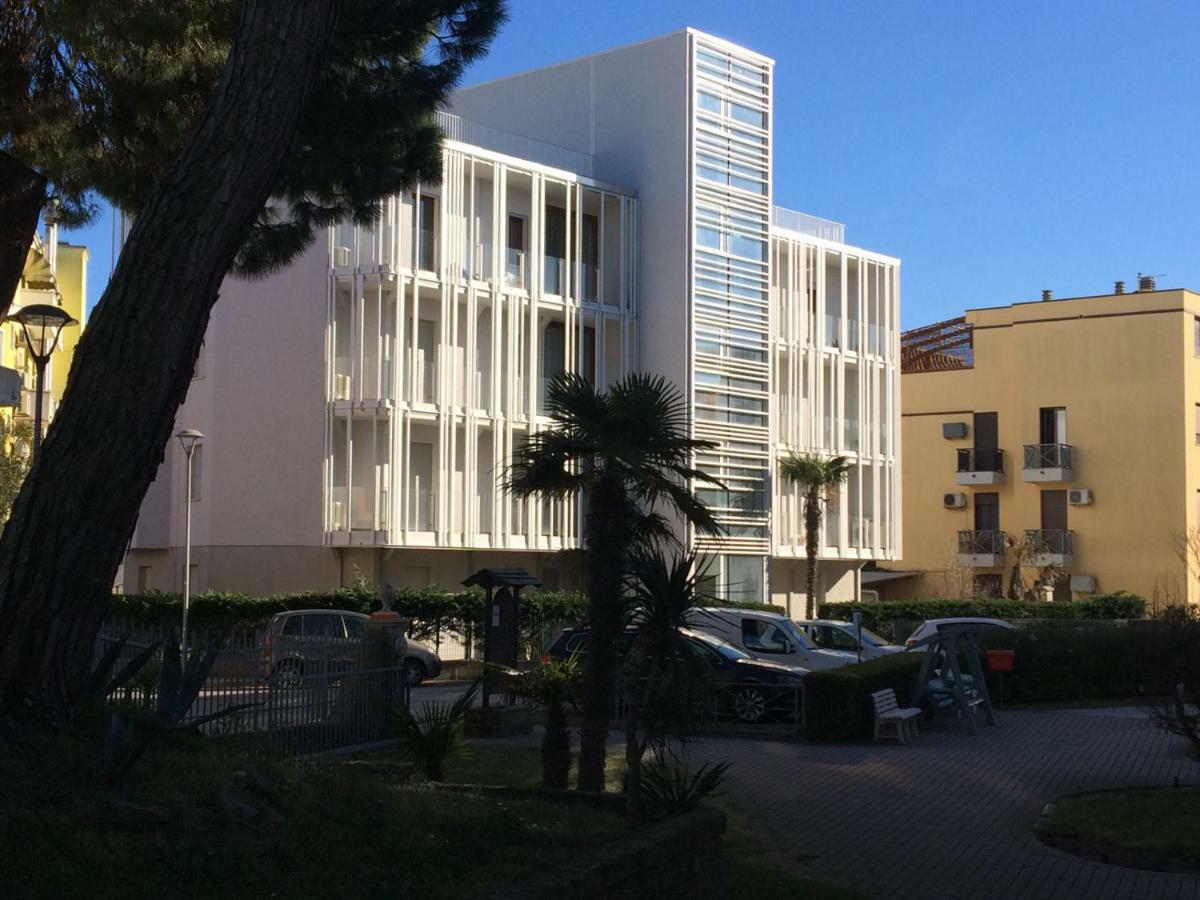 Milan Residence Rosolina Mare Exterior foto